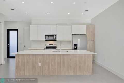 4208 NE 7th Ter, Oakland Park, FL 33334