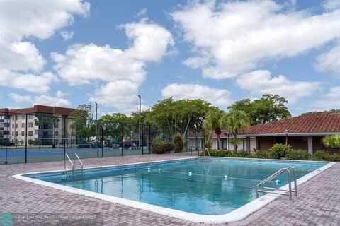 4152 Inverrary Dr, Lauderhill, FL 33319