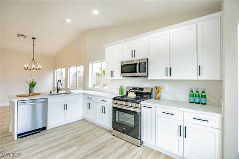 6124 Desert Haven Road, Las Vegas, NV 89130