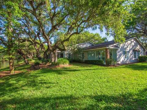 121 E Park Shores Circle, Vero Beach, FL 32963
