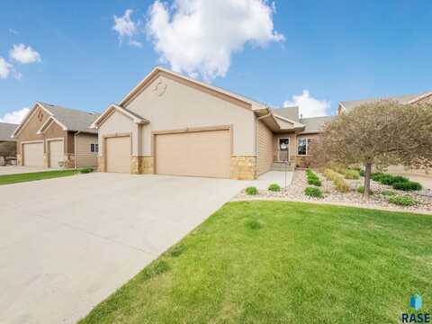 8111 S Seven Oaks Dr, Sioux Falls, SD 57108