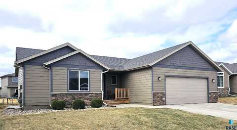 205 Creekside Ave, Harrisburg, SD 57032