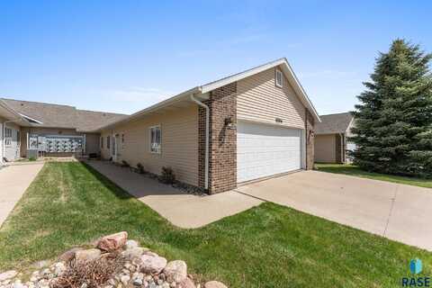 4506 E 49th St, Sioux Falls, SD 57110