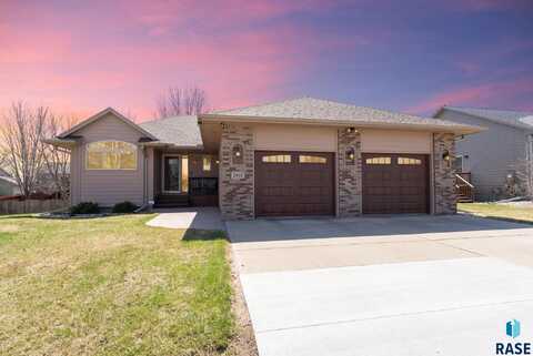7613 W Alexandra St, Sioux Falls, SD 57106