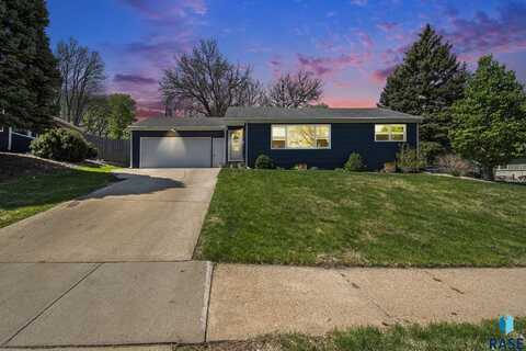 809 S Roberts Dr, Sioux Falls, SD 57104