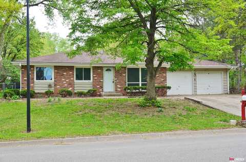 4241 Briarpark Drive, Lincoln, NE 68516