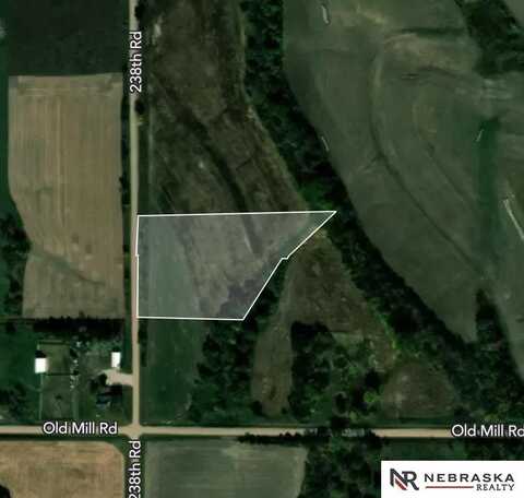 1810 238 Road, Seward, NE 68434