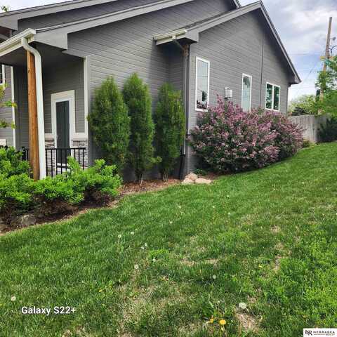 6005 N 108th Avenue Circle, Omaha, NE 68164