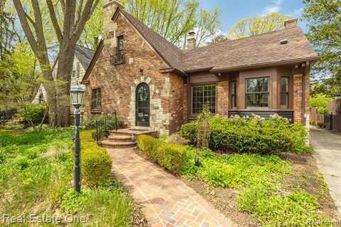33 SYLVAN Avenue, Pleasant Ridge, MI 48069
