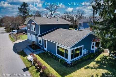 8039 BARNSBURY Street, Commerce Township, MI 48382