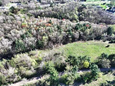 5920 PLEASANT VALLEY Road, Brighton, MI 48116