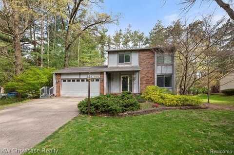 9268 CUMBERLAND, Commerce Township, MI 48390