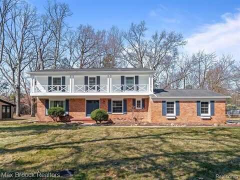 2732 EASTWAYS Road, Bloomfield Hills, MI 48304
