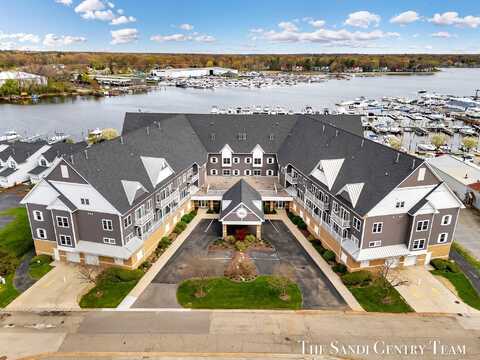 917 W Savidge Street, Spring Lake, MI 49456