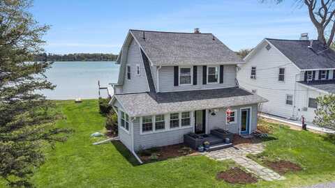 447 Paradise Lane, Horton, MI 49246