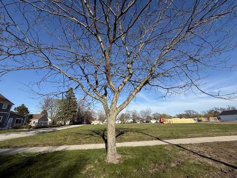 412 N Gaylord Avenue, Ludington, MI 49431