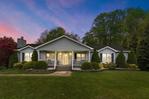 5521 W Spring Creek Road, Three Oaks, MI 49128