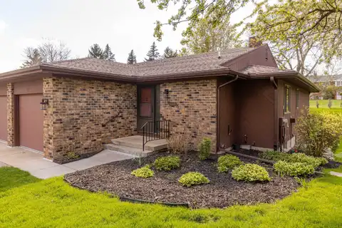 1313 Cranbrook Terrace NE, Grand Rapids, MI 49505