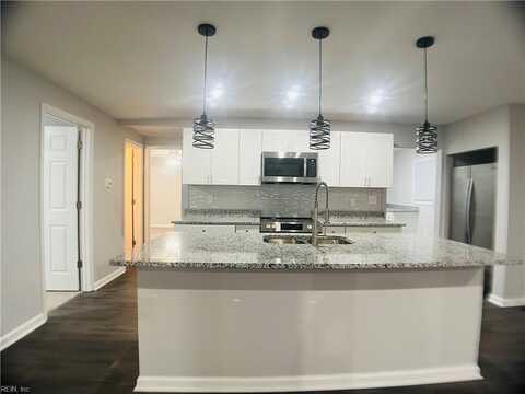 369 Carver Circle, Portsmouth, VA 23701