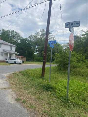 88 E McCahan Street, Burkeville, VA 23922