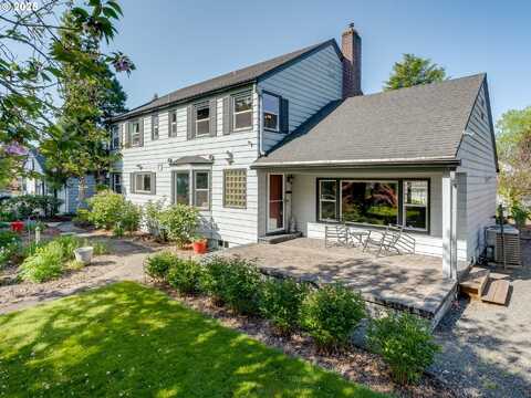 449 S 12TH AVE, Cornelius, OR 97113