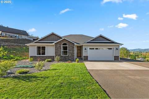 200 MADERA LN, Roseburg, OR 97471