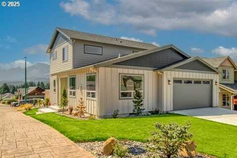 1099 SE Windsong DR, Cascade Locks, OR 97014
