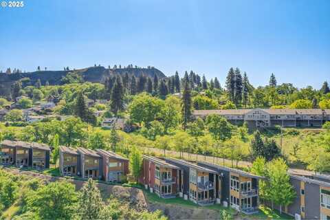 11 MOSIER CREEK PL, Mosier, OR 97040