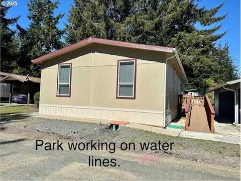 520 SHOREPINES PL, Coos Bay, OR 97420