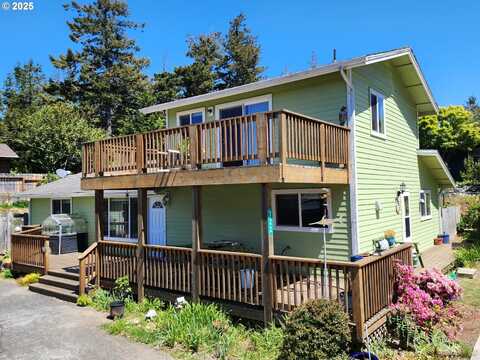 722 PINEHURST DR, Port Orford, OR 97465