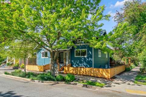 1605 SE 46TH AVE, Portland, OR 97215