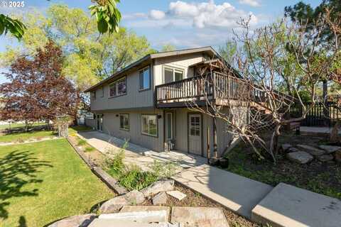301 S 18TH ST, La Grande, OR 97850