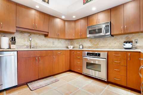 Presidential Way, West Palm Beach, FL 33401