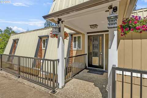 331 HEMLOCK LN, Roseburg, OR 97471