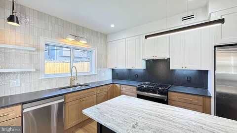 16Th, PHILADELPHIA, PA 19145