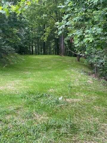 7200 Nandina DR, Roanoke, VA 24018
