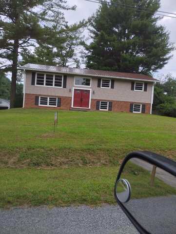 58 Lakeland CIR, Troutville, VA 24175