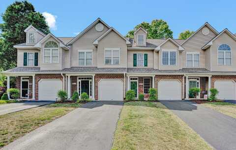 8715 Little Hoop RD, Roanoke, VA 24019