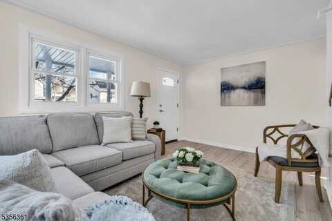 144 Jerome Pl, Bloomfield, NJ 07003