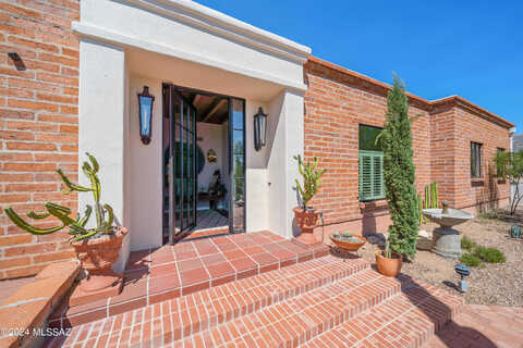 Mina, TUCSON, AZ 85718