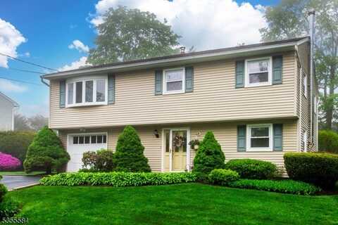 19 W Lakeview Rd, Vernon, NJ 07460