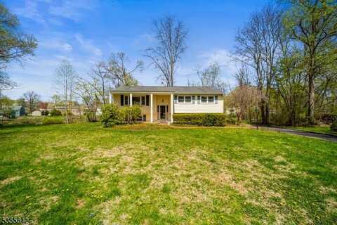 6 Lynwood Dr, Lebanon, NJ 08833