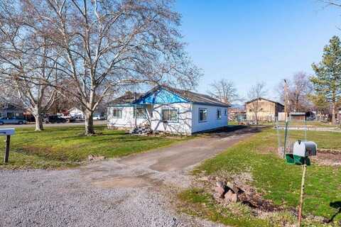 170 S 9th St, Montague, CA 96064