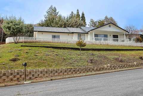 215 Humbug Rd, Yreka, CA 96097