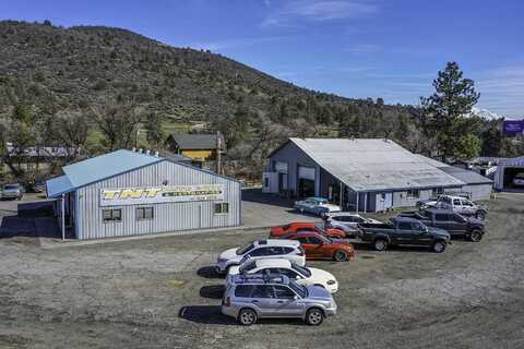 3237 Fairlane Rd, Yreka, CA 96097