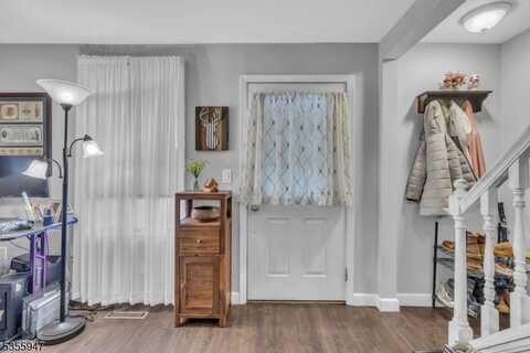74 S Lincoln Ave, Washington, NJ 07882