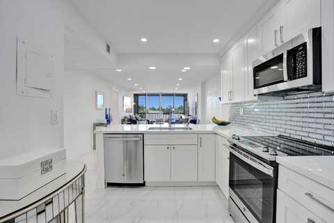 6 Royal Palm Way, Boca Raton, FL 33432