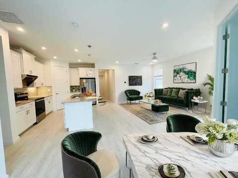 6716 Pointe Of Woods Drive, West Palm Beach, FL 33413