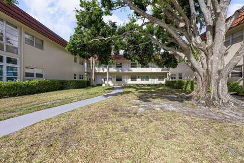 26 Pine Arbor Lane, Vero Beach, FL 32962