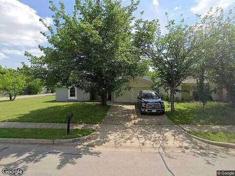 Royal Crest, FORT WORTH, TX 76140